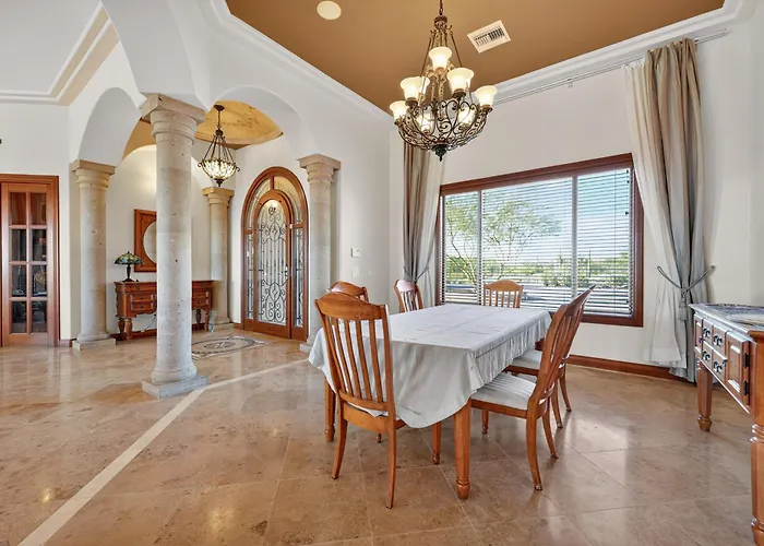 Luxurious Tuscan-style With Magnificent Panoramic Views