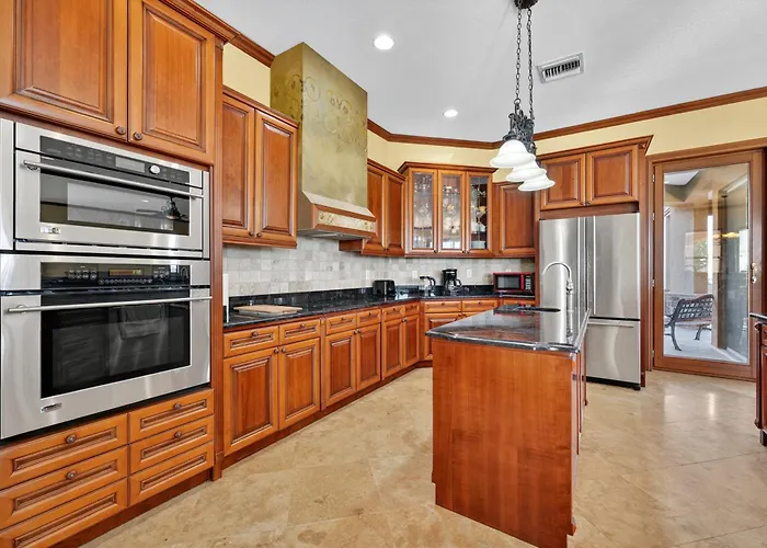 Luxurious Tuscan-style With Magnificent Panoramic Views *