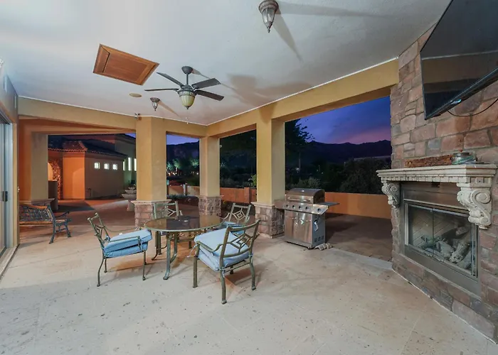 Luxurious Tuscan-style With Magnificent Panoramic Views Villa